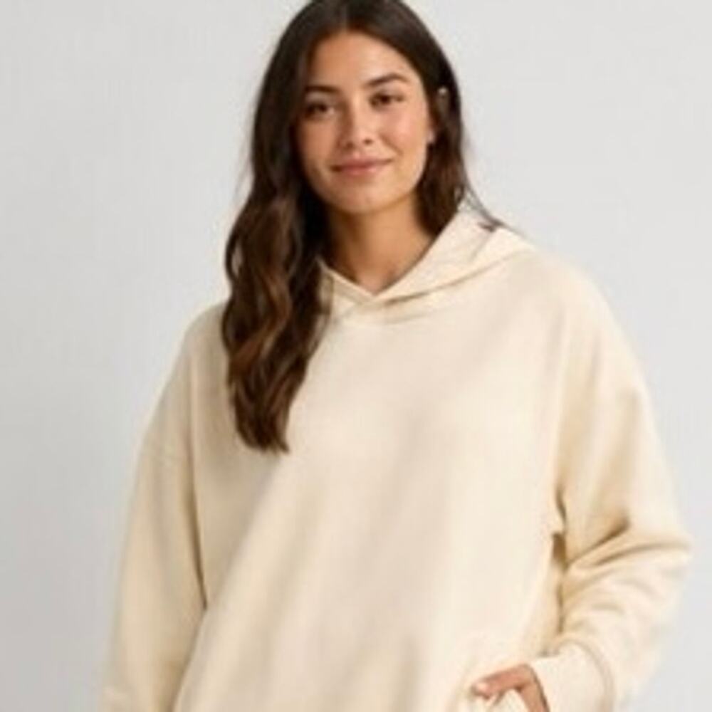Aerie Women's Oversized
Hoodie Sweatshirt
Cream / Ivory Cozy Soft Fleece Size M